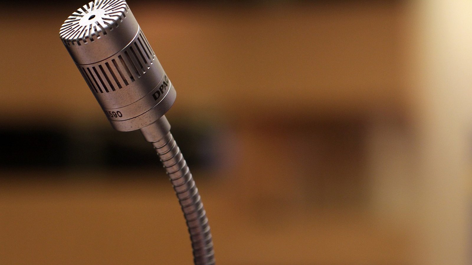Mikrofon auf einem Rednerpult